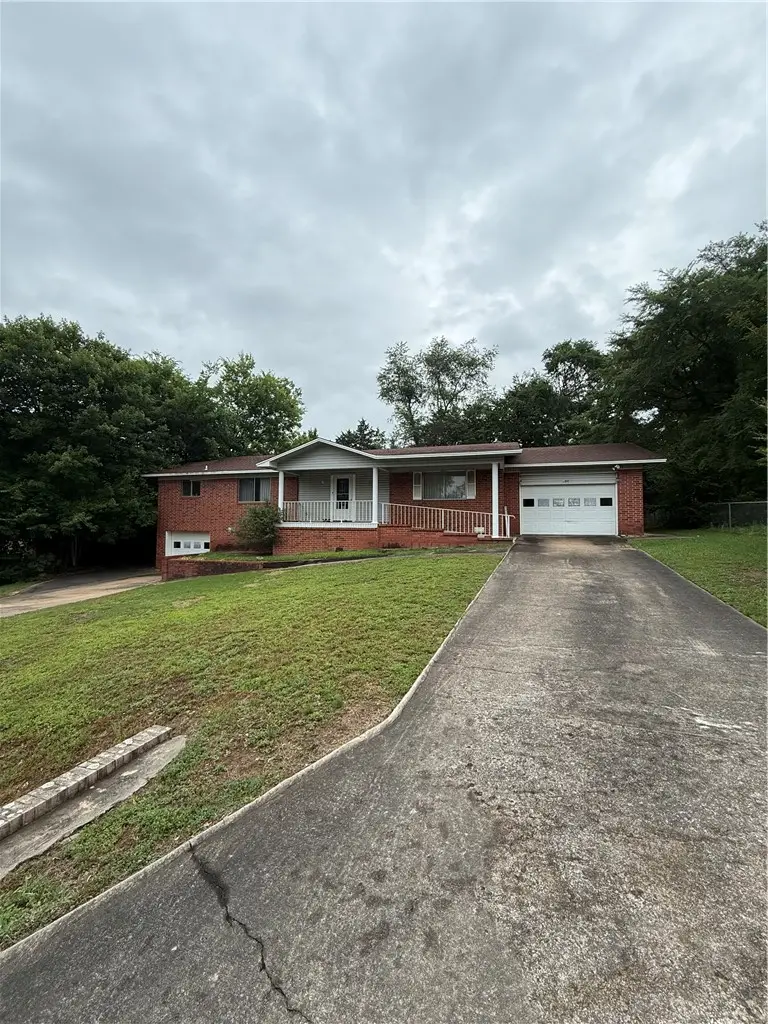 2806 N Frankfort Avenue, Russellville, AR 72802 - #1