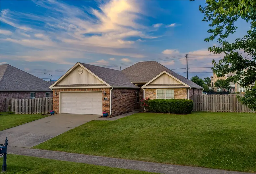 1602 N Oakhaven Place, Fayetteville, AR 72704 - #3