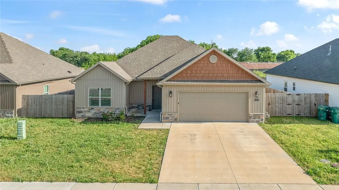 1031 Pebble Pass, Centerton, AR 72719 - #1
