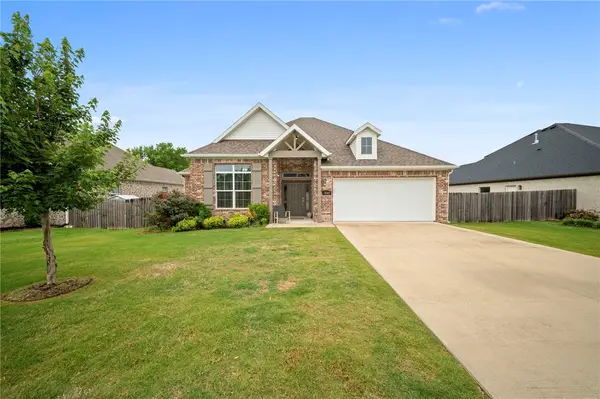 7648 Phoenix Avenue, Springdale, AR 72762