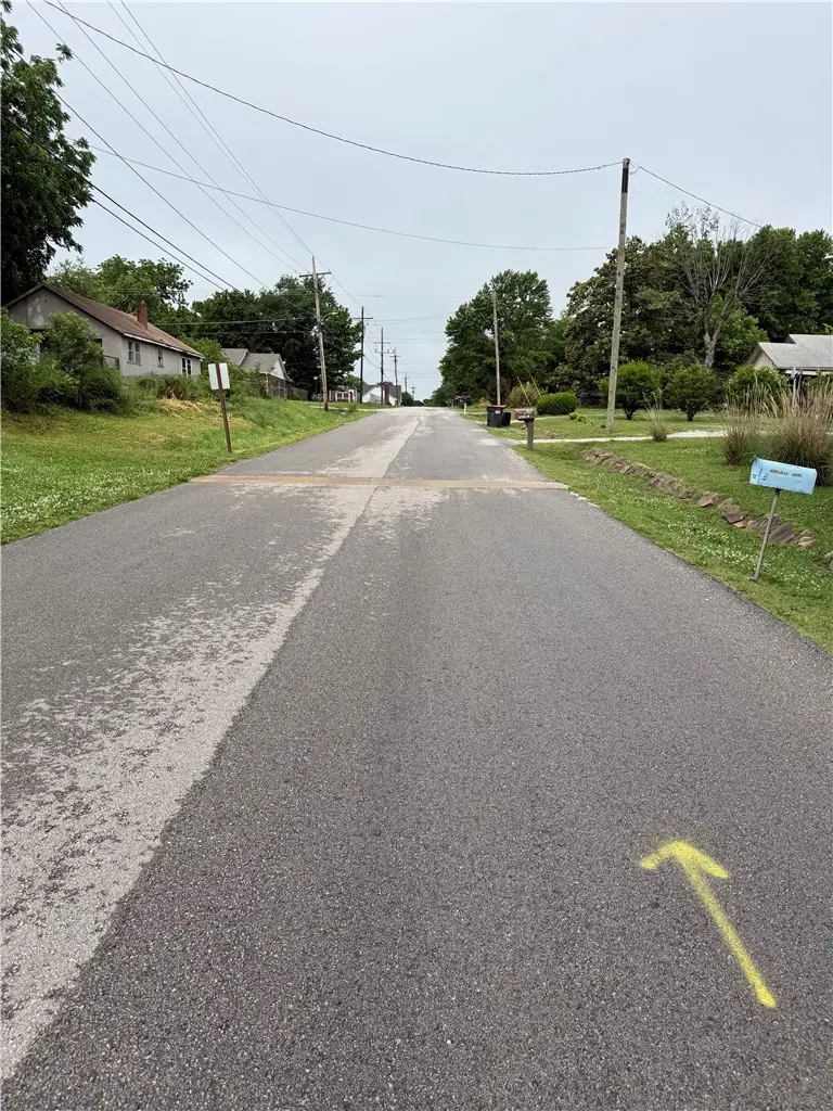 309 E North Street, Lincoln, AR 72744 - #2