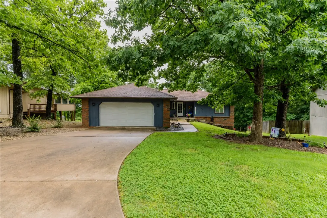 135 Mayfair Drive, Bella Vista, AR 72715 - #1