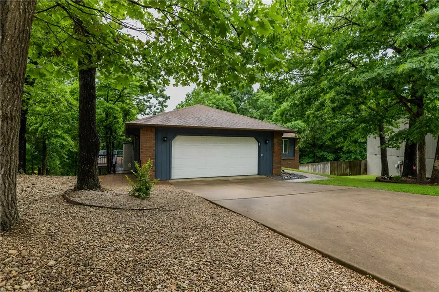 135 Mayfair Drive, Bella Vista, AR 72715 - #3