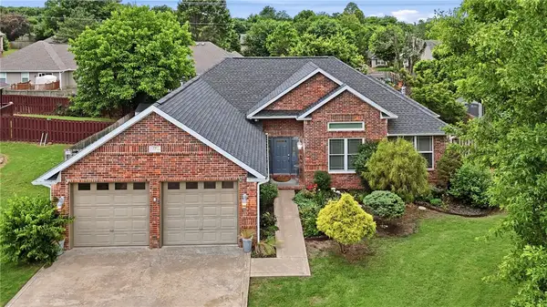 1787 N Colony Way, Fayetteville, AR 72704