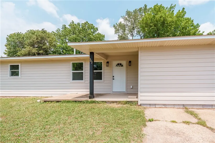302 6th Street, Green Forest, AR 72638 - #2