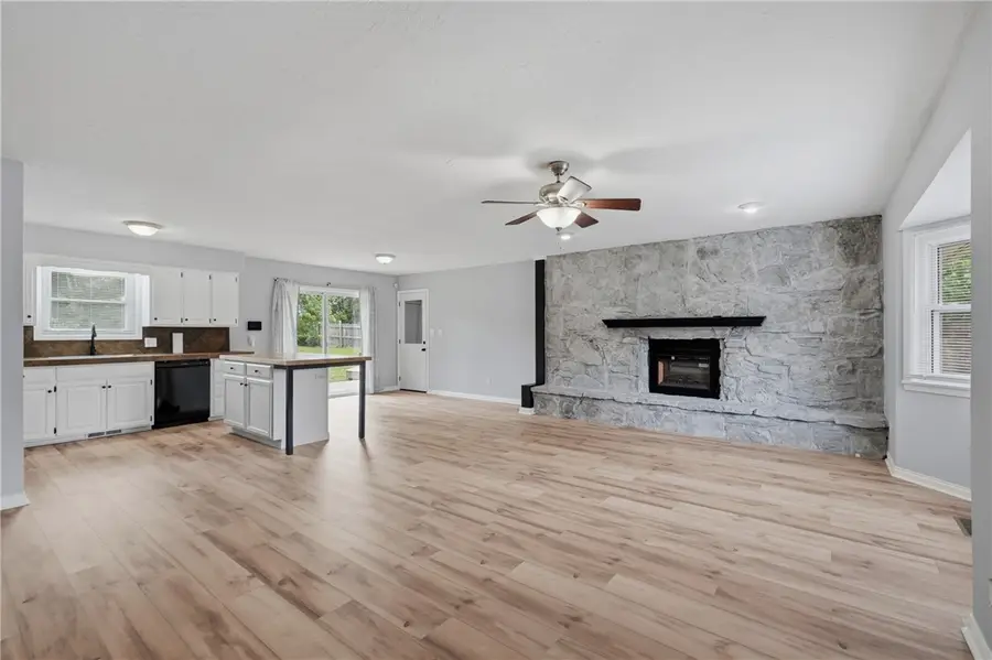 1902 W Granite Street, Siloam Springs, AR 72761 - #3