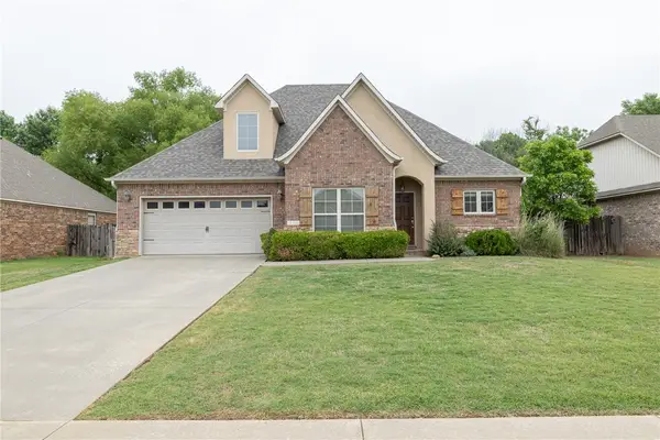 3462 Earnhardt Drive, Fayetteville, AR 72704