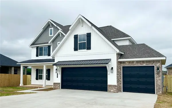 682 Summer Lane, Prairie Grove, AR 72753