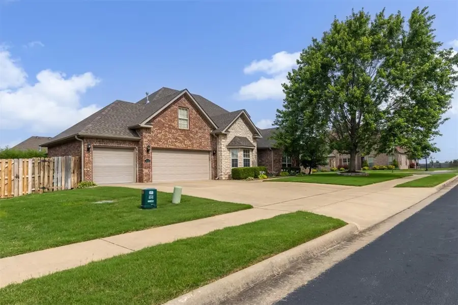 3900 SW Stonefield Street, Bentonville, AR 72713 - #2