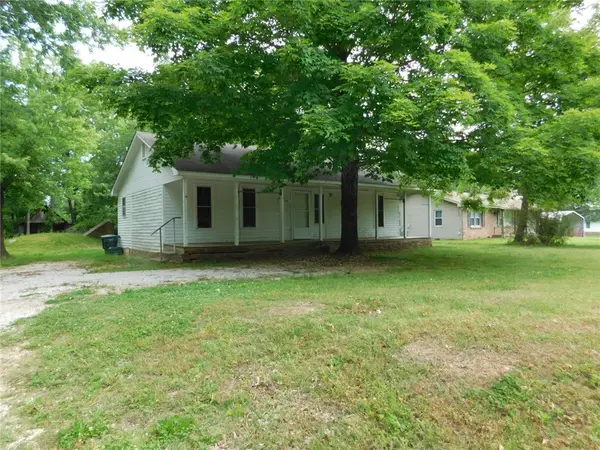 5060 E Huntsville Road, Fayetteville, AR 72701