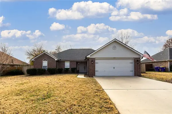 303 Edgehill Avenue, Lowell, AR 72745