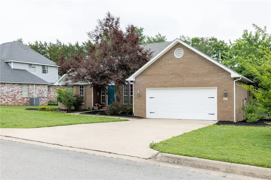 1760 N Glenbrook Place, Fayetteville, AR 72701 - #2