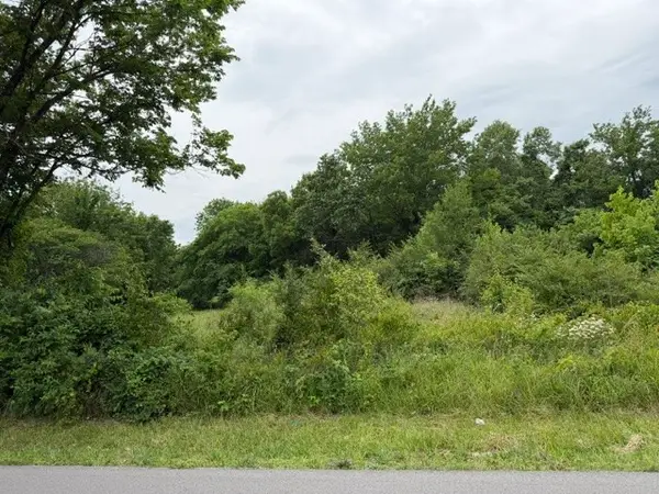 N Britt Street, Siloam Springs, AR 72761