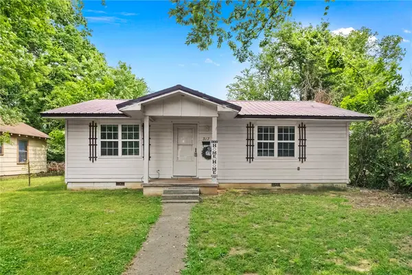 317 Cedar Street, Stilwell, OK 74960