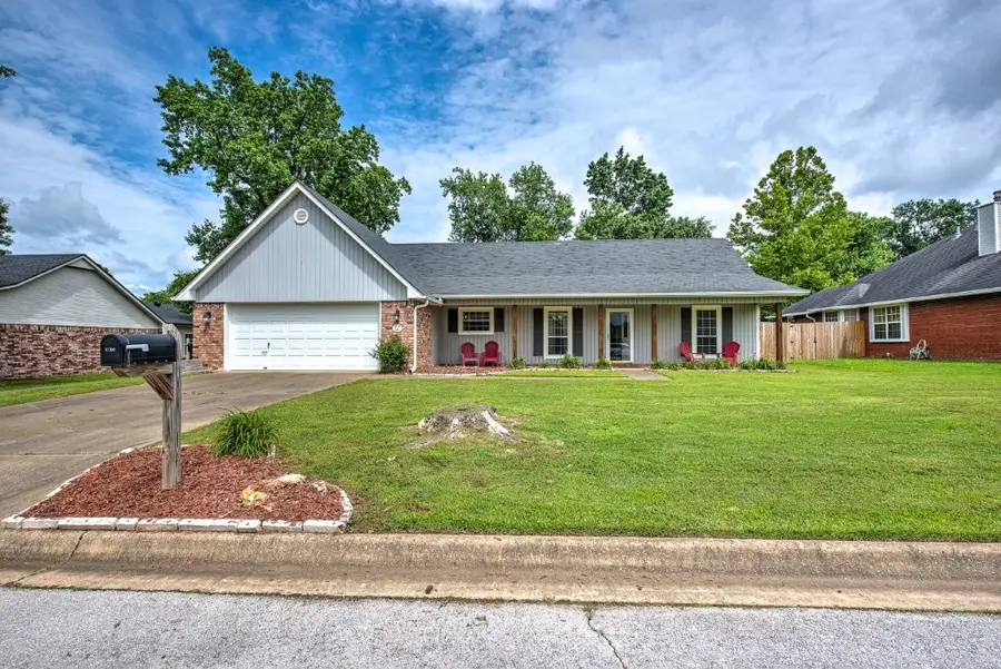 1305 N Cardinal Drive, Rogers, AR 72756 - #2