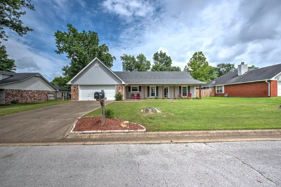 1305 N Cardinal Drive, Rogers, AR 72756 - #3