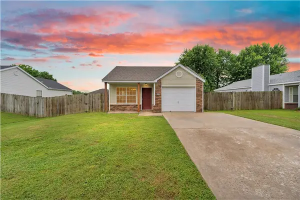 2473 Creekwood Avenue, Springdale, AR 72764