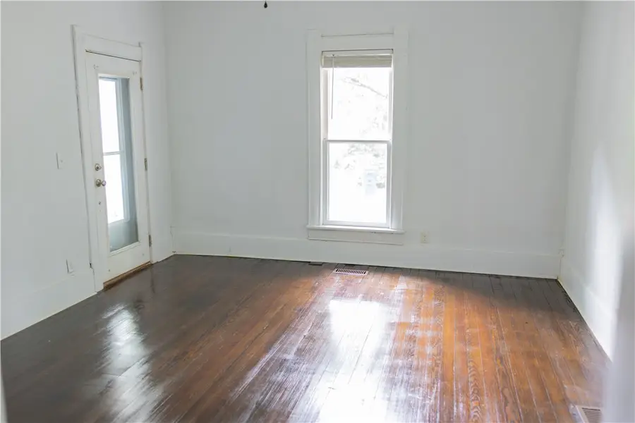 417 S Madison Street, Siloam Springs, AR 72761 - #3