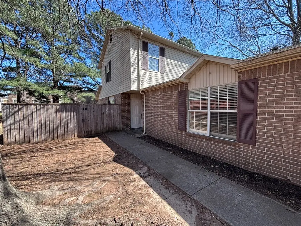 822 & 824 N Daisy Lane, Fayetteville, AR 72704 - #1