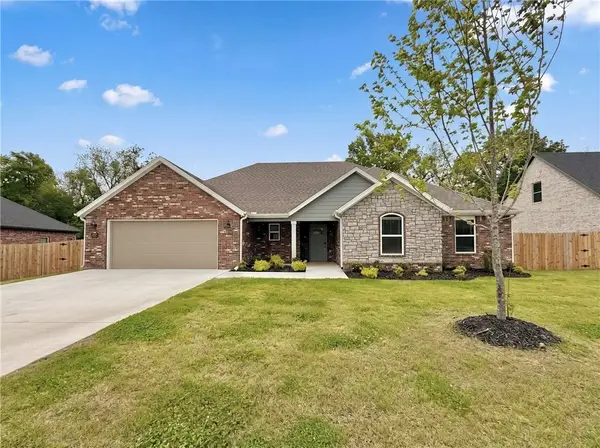 2507 Buckside Street, Springdale, AR 72762