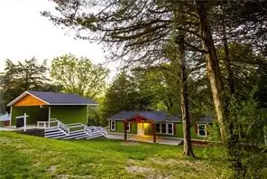 8431 Navajo Trail, Rogers, AR 72756