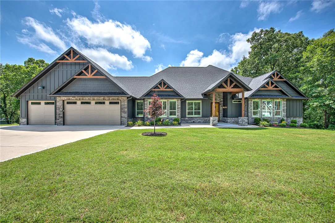 8525 Manor Drive, Bentonville, AR 72712 - #1
