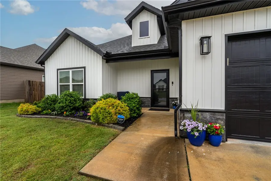 1041 Sunshine Court, Centerton, AR 72719 - #3