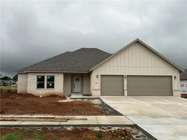 137 N Panther Avenue, Farmington, AR 72730