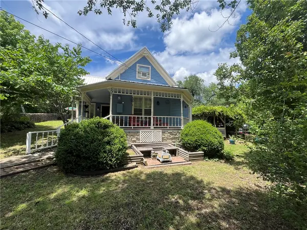 502 N Rock Street, Yellville, AR 72687