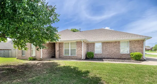 800 Custer Street, Prairie Grove, AR 72753