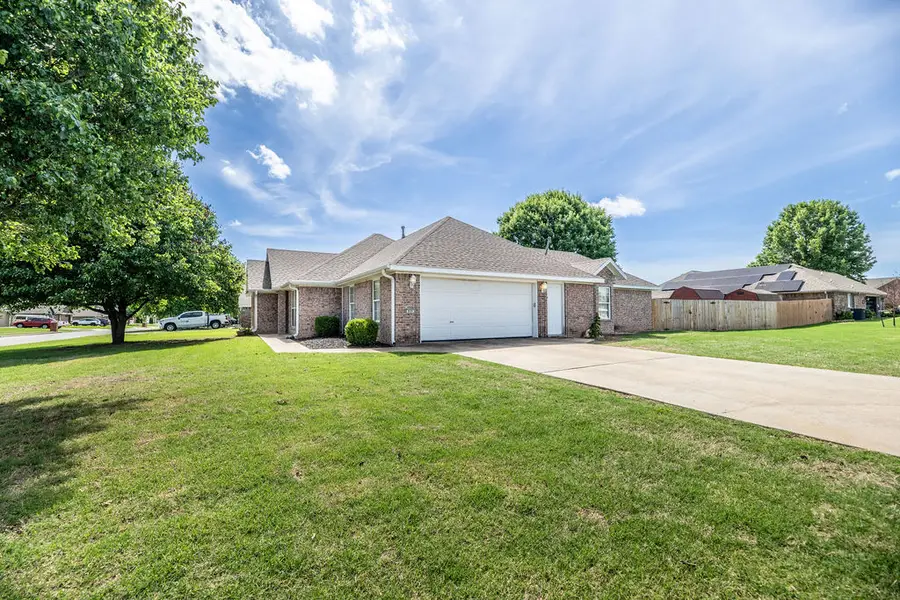 800 Custer Street, Prairie Grove, AR 72753 - #2