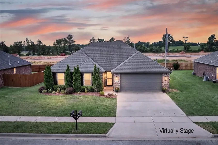 903 SW Mulberry Street, Gravette, AR 72736 - #2
