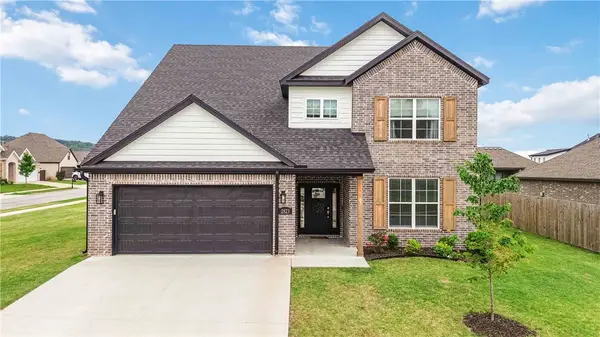 2823 N Angels Road, Fayetteville, AR 72701