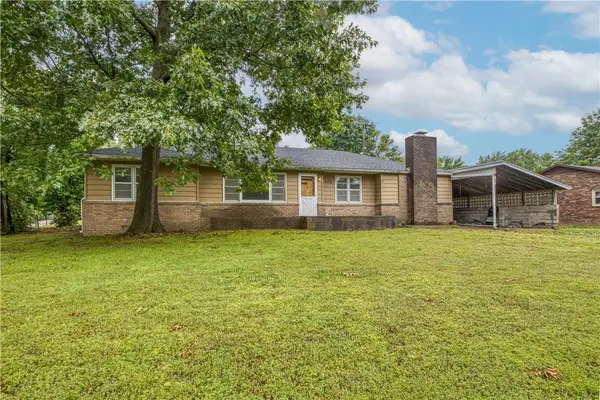 102 W Garner Street, Goodman, MO 64843