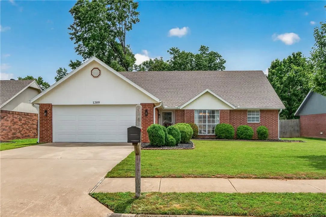 1209 N 34th Street, Rogers, AR 72756 - #1