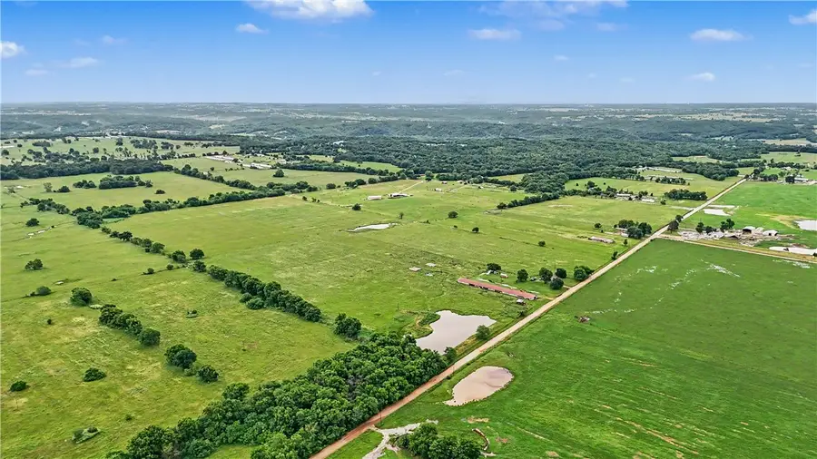9858 State Line Road, Maysville, AR 72747 - #2
