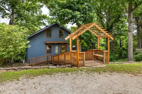 8665 White Oak Drive, Rogers, AR 72756