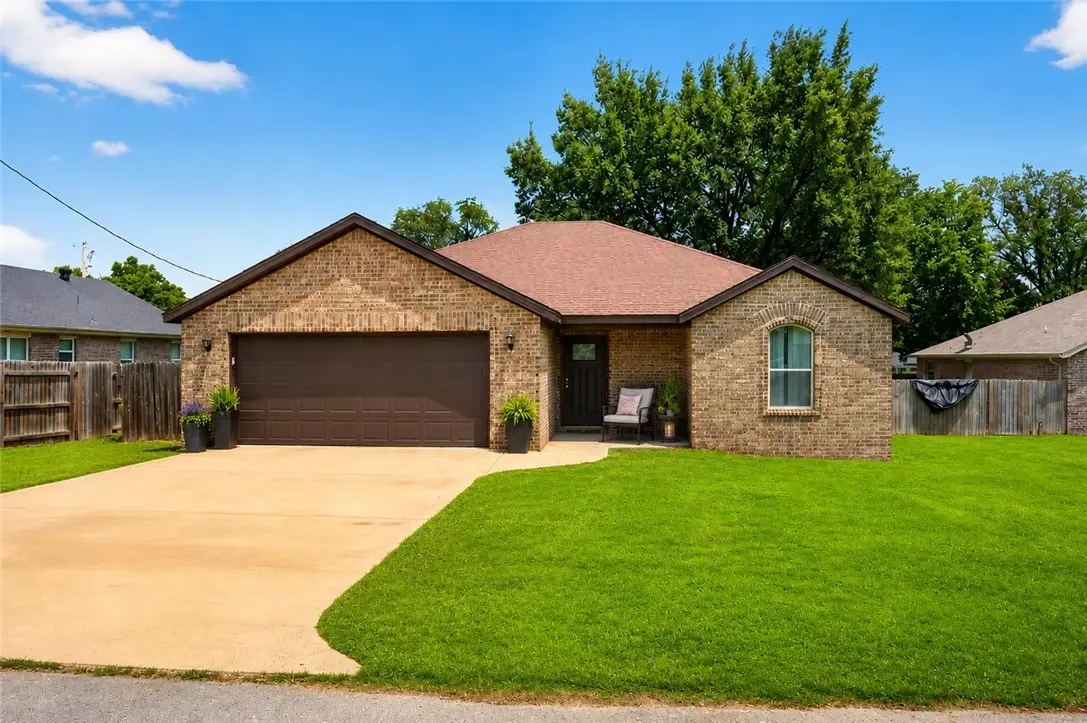 500 SW 6th Avenue, Gravette, AR 72736 - #1