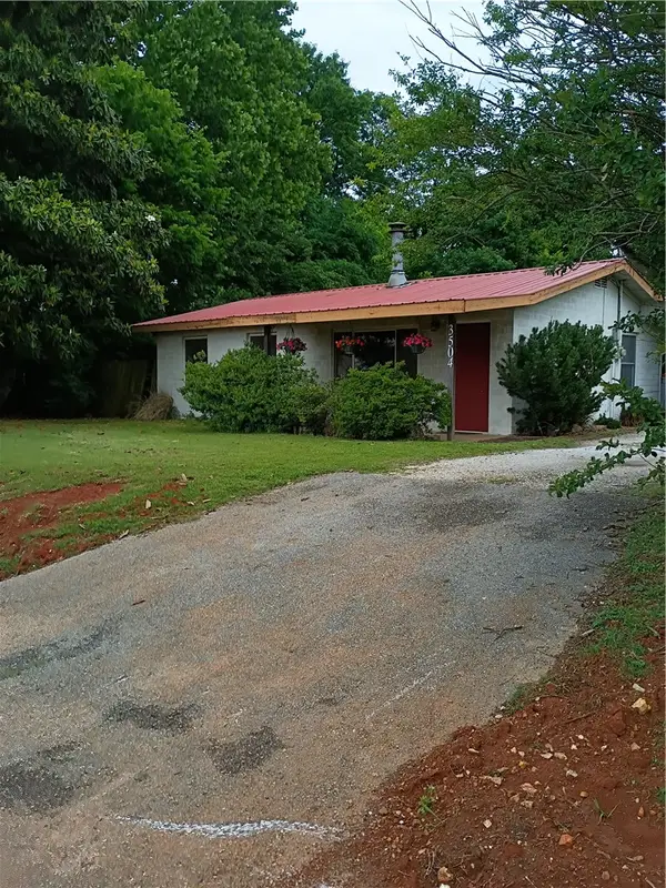 3504 W Mount Comfort Road, Fayetteville, AR 72704