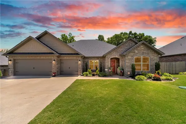 805 Ravine Street, Cave Springs, AR 72718