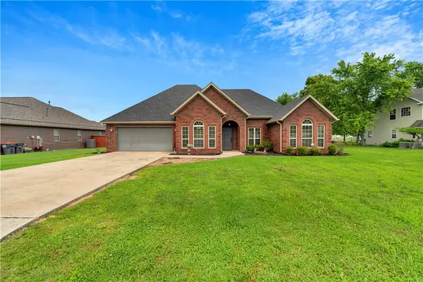 1990 Harris Drive, Fayetteville, AR 72701