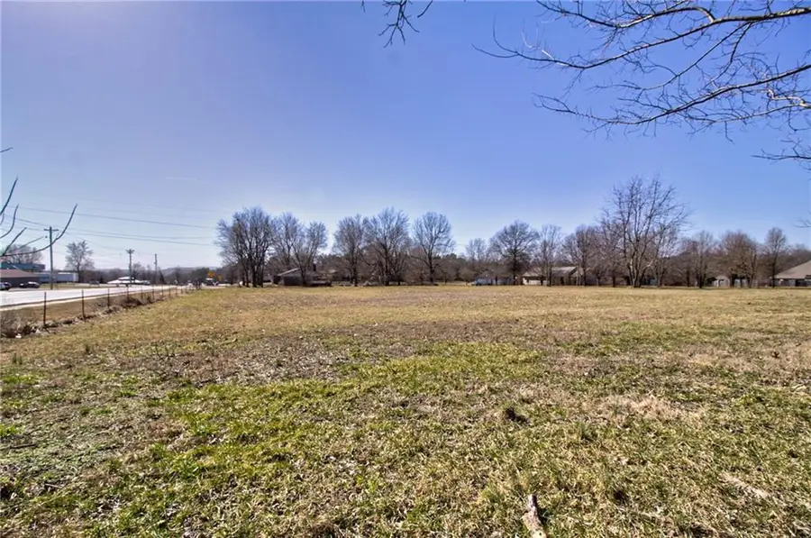 3722 Old Missouri Road, Springdale, AR 72764 - #3