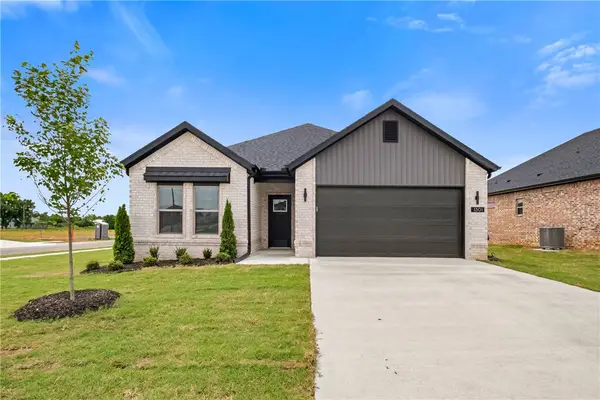 1301 NW 15th Street, Highfill, AR 72734