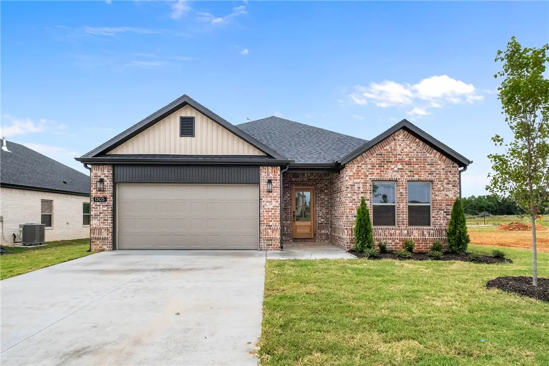 1305 NW 15th Street, Highfill, AR 72734 - #1