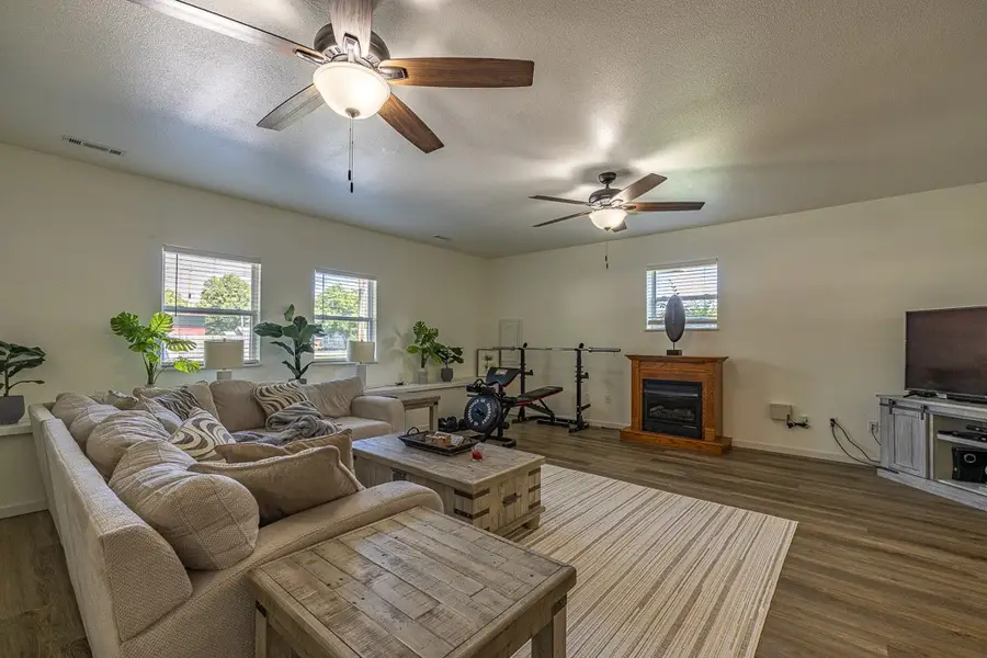 203 S Neal Street, Prairie Grove, AR 72753 - #3