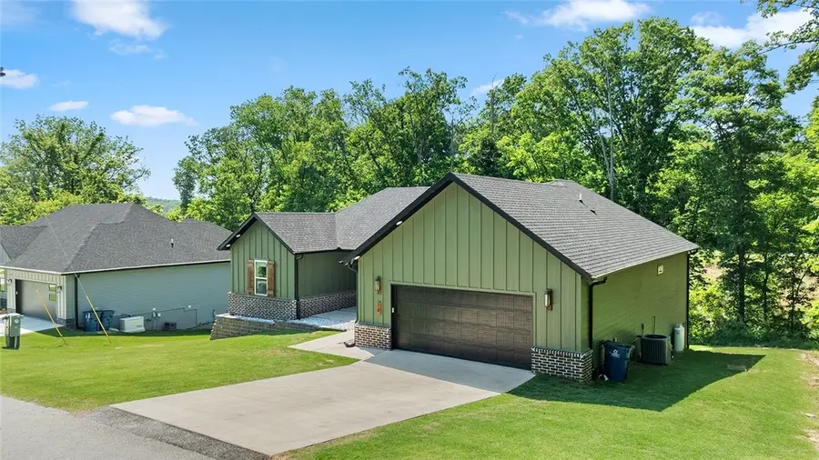 16 Overton Drive, Bella Vista, AR 72714 - #2