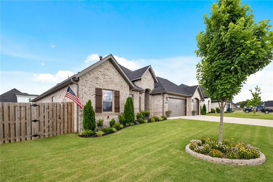 886 Bellagiola Drive, Tontitown, AR 72762 - #2