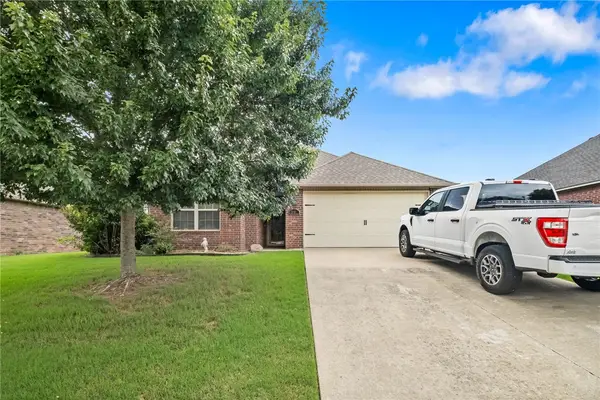 3060 Hook Lane, Farmington, AR 72730