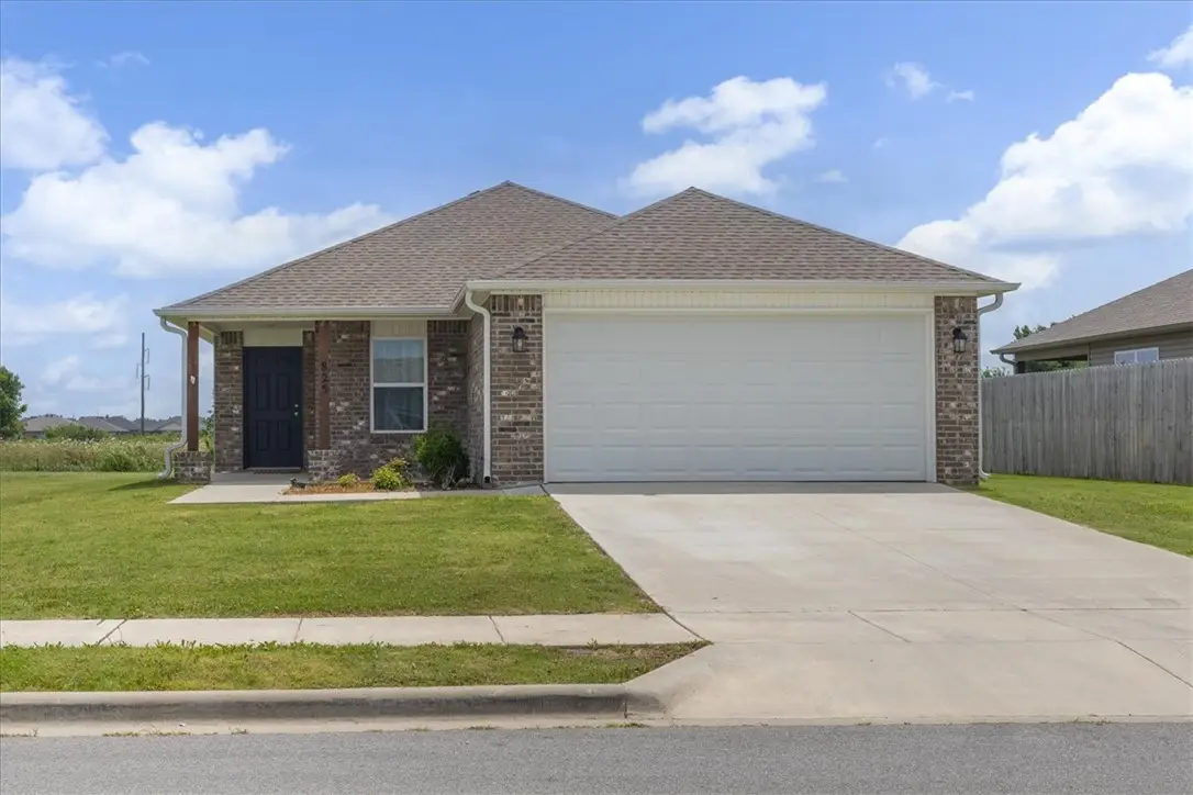 825 S Katlyn Drive, Siloam Springs, AR 72761 - #1