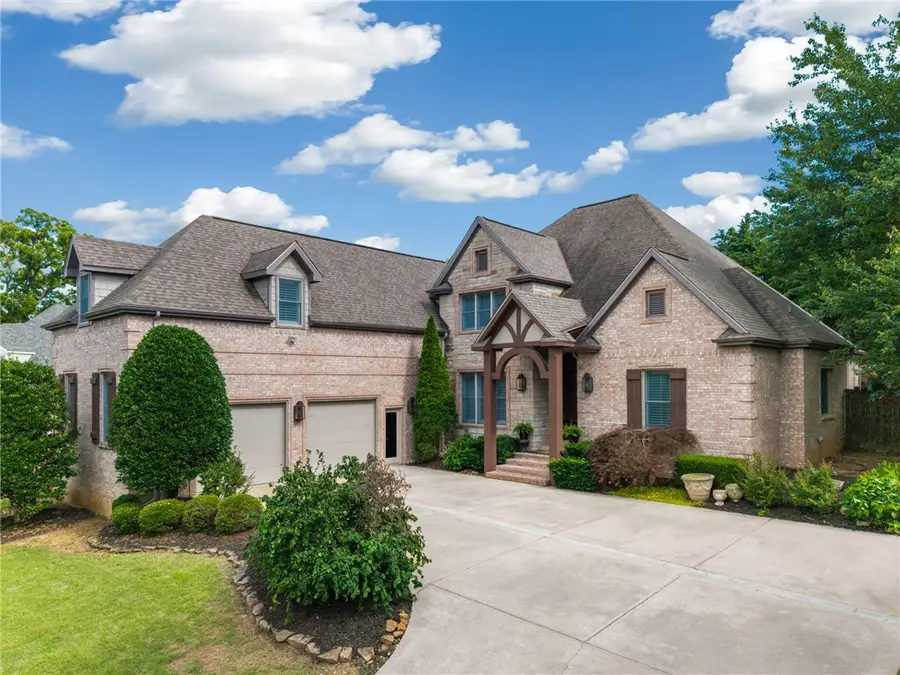 2567 N Firewood Drive, Fayetteville, AR 72703 - #2